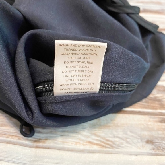 Keepsake Botanical Navy Floral Playsuit Romper Sz Small - Picture 15 of 15